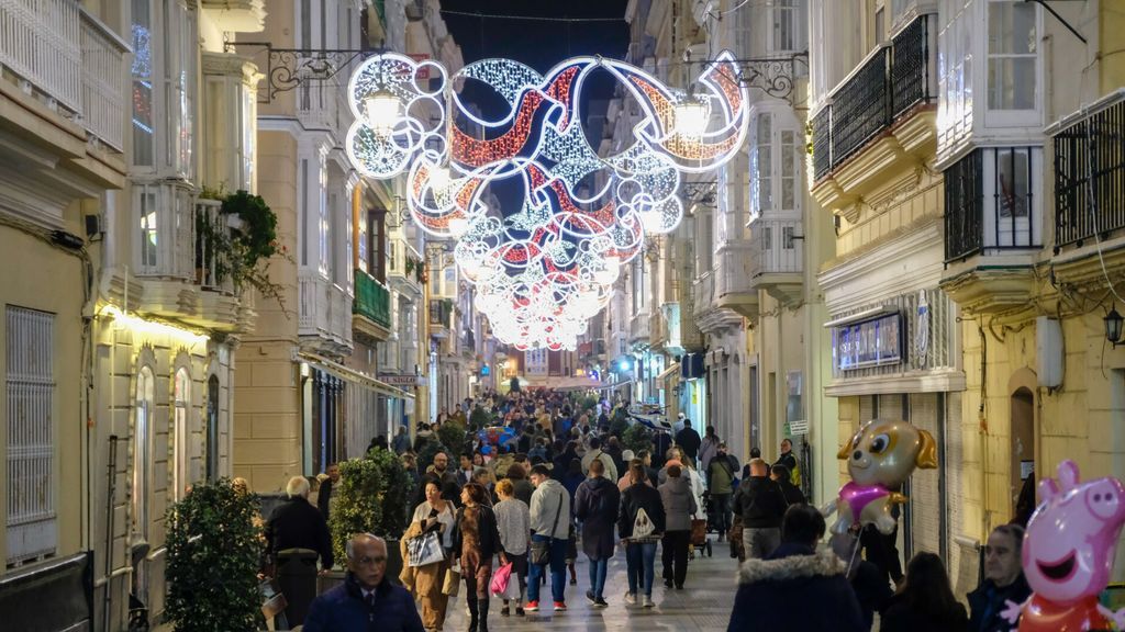 Sanidad y las Comunidades Autónomas crean un grupo de trabajo para coordinar medidas ante la navidad y el puente de diciembre Sanidad y las Comunidades Autónomas crean un grupo de trabajo para coordinar medidas ante la navidad y el puente de diciembre