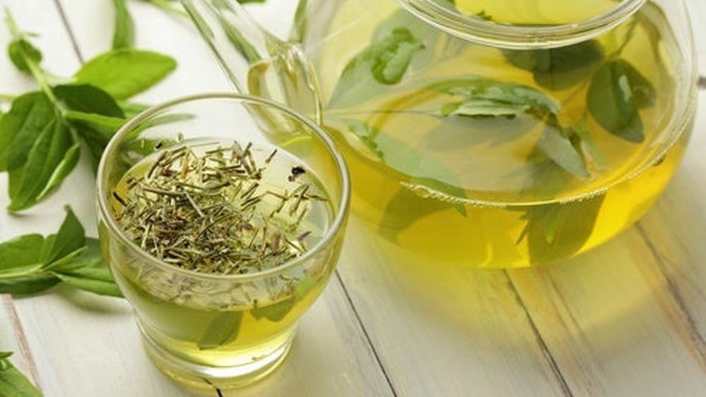 El té verde ayuda también a reducir los niveles de glucosa en la sangre