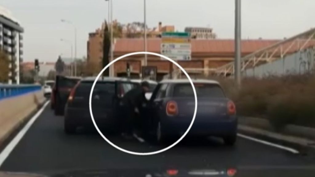 Un alunicero fichado por la Policía apuñala a un hombre en Madrid tras una fuerte discusión de tráfico