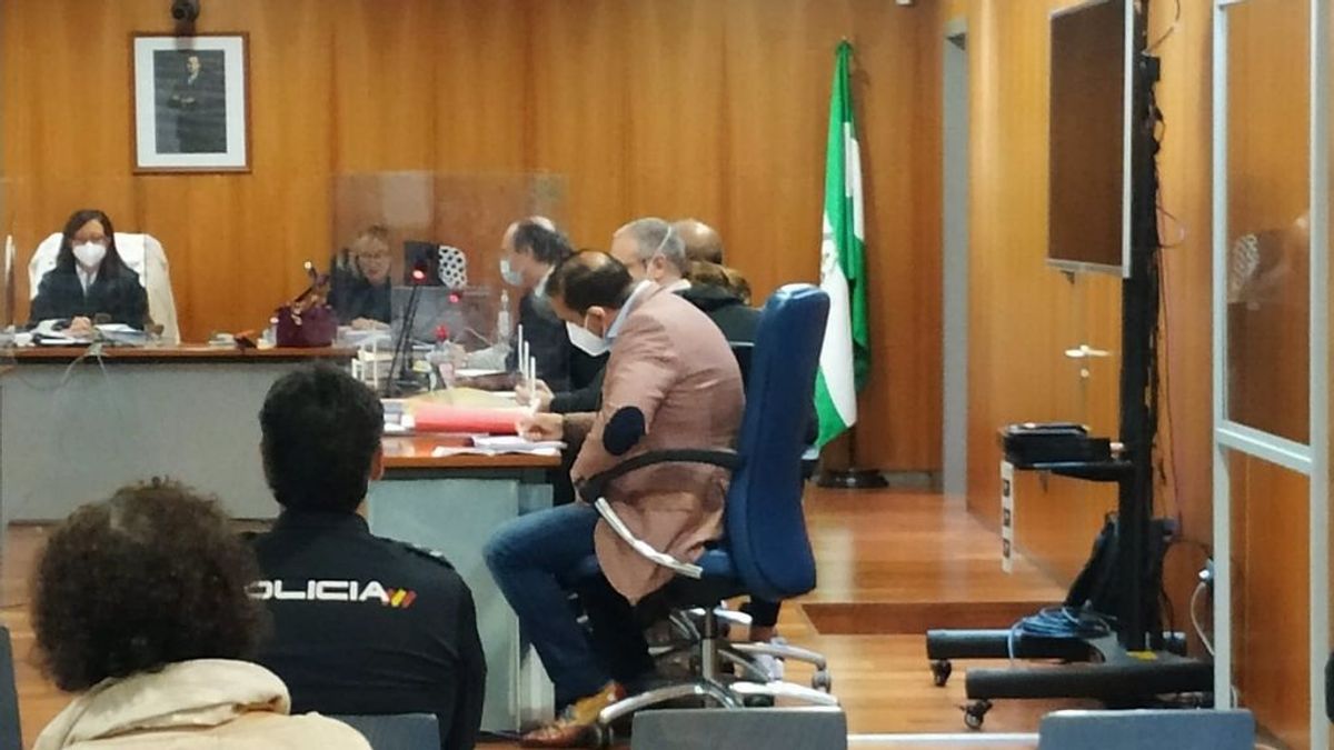 Declaran culpable a la madre que dejó morir a su bebé en casa sola durante un mes Declaran culpable a la madre que dejó morir a su bebé en casa sola durante un mes