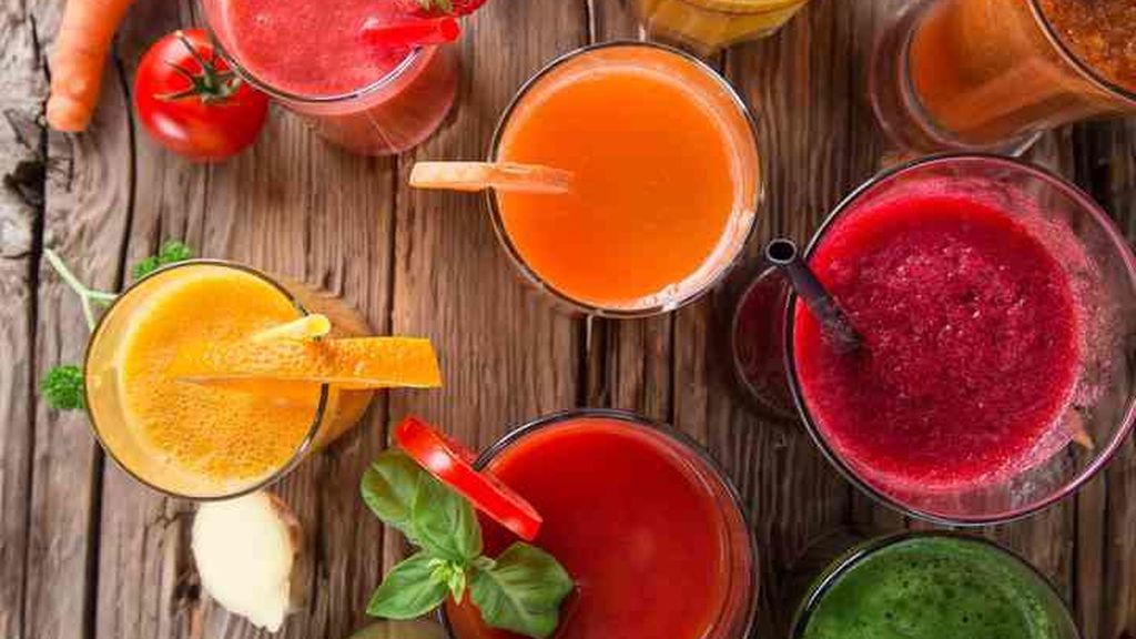 Zumoterapia antes de la boda: estos son los alimentos que te ayudarán a llegar perfecta al día B.