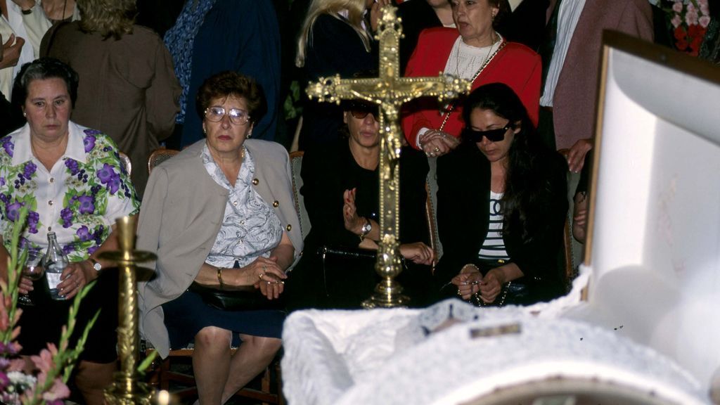 Isabel Pantoja, en el funeral de Lola Flores