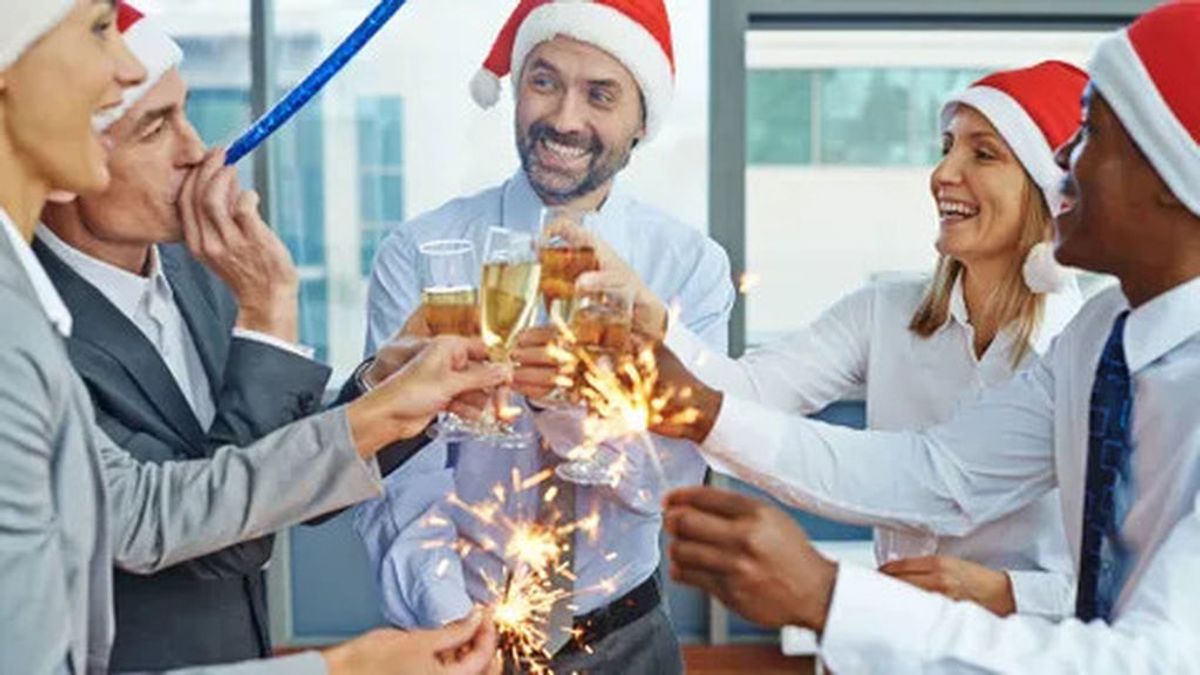 Adelantar la cena de Nochevieja a la comida: la propuesta de los hosteleros valencianos para salvar la Navidad Adelantar la cena de Nochevieja a la comida: la propuesta de los hosteleros valencianos para salvar la Navidad