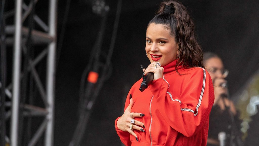 Rosalía y Perales triunfan en unos repartidos premios Grammy Latinos que no bailan reguetón