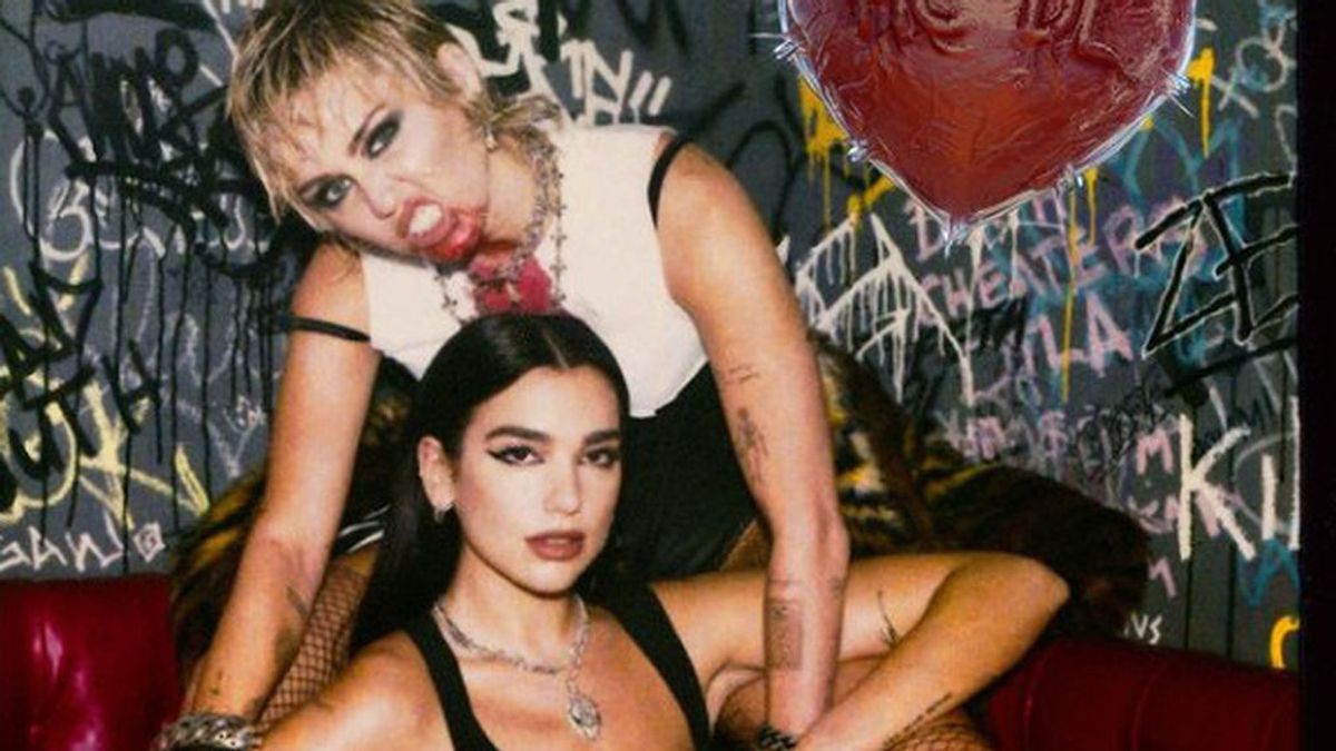 Miley Cyrus se olvida de la distancia social para ‘Prisoner’, su videoclip tórrido y sangriento con Dua Lipa Miley Cyrus se olvida de la distancia social para ‘Prisoner’, su videoclip tórrido y sangriento con Dua Lipa