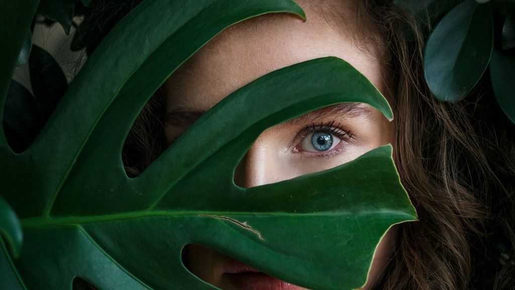 Ojeras, bolsas, caída de párpados… signos de que ha llegado la hora de rejuvenecer la mirada.