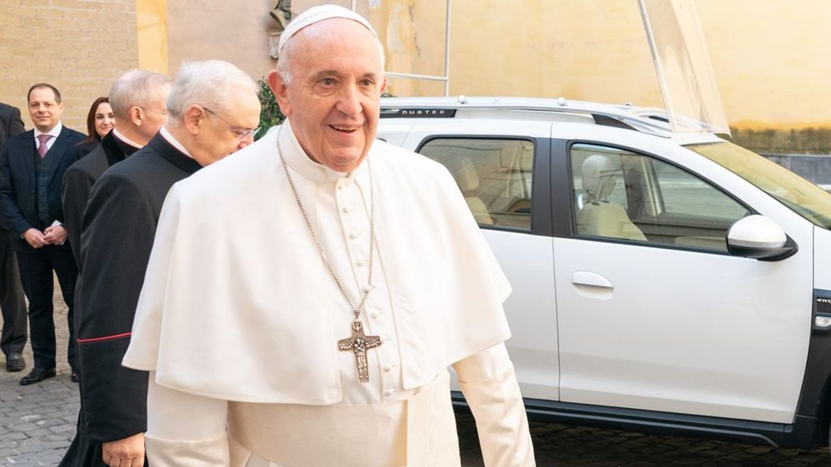 El Vaticano reclama a Instagram que investigue el 'like' del papa a una modelo desnuda El Vaticano reclama a Instagram que investigue el 'like' del papa a una modelo desnuda