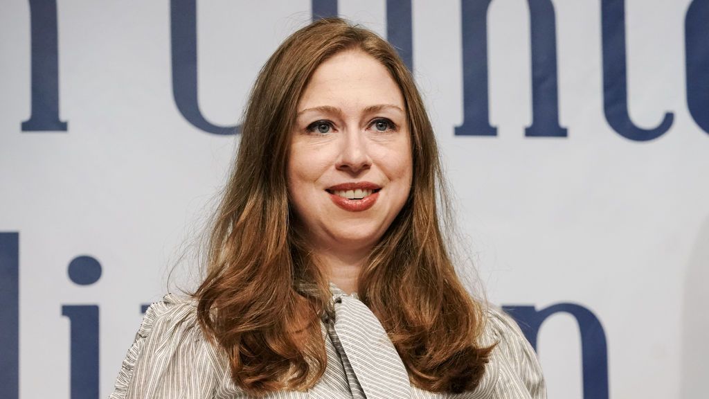 Chelsea Clinton pide la ayuda de Trump para animar a la gente a que se vacune contra la Covid-19 Chelsea Clinton pide la ayuda de Trump para animar a la gente a que se vacune contra la Covid-19