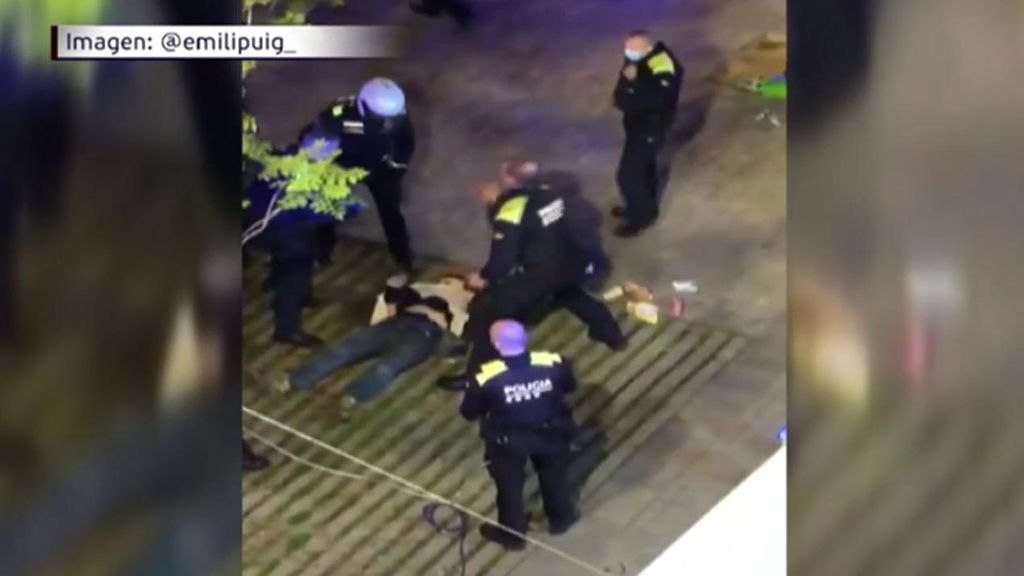 Agentes de la Guardia Urbana repelen a tiros un intento de agresión en el centro de Barcelona