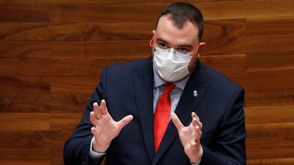 El presidente de Asturias, Adrián Barbón, denuncia amenazas e insultos a su familia por su gestión de la pandemia El presidente de Asturias, Adrián Barbón, denuncia amenazas e insultos a su familia por su gestión de la pandemia