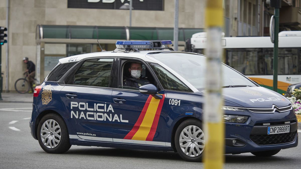 La Policía multa a 63 asistentes a un entierro en Granada por incumplir las restricciones contra el covid La Policía multa a 63 asistentes a un entierro en Granada por incumplir las restricciones contra el covid