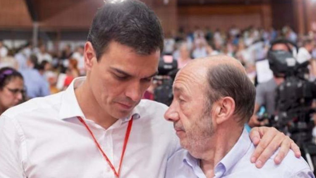 Iceta desvela que Rubalcaba pensaba que Sánchez no era socialista sino "un radical de izquierdas" Iceta desvela que Rubalcaba pensaba que Sánchez no era socialista sino "un radical de izquierdas"