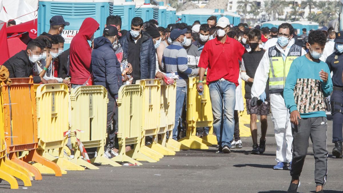 Los migrantes en el Muelle de Arguineguín bajan a 758, la menor cifra en semanas Los migrantes en el Muelle de Arguineguín bajan a 758, la menor cifra en semanas