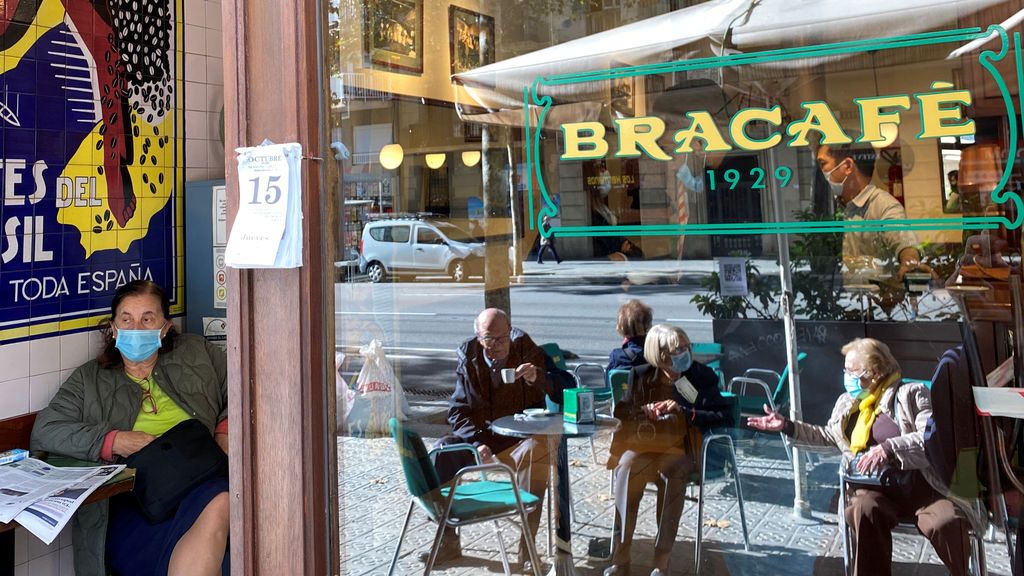 Cataluña reabre este lunes bares y restaurantes con aforo reducido en terrazas e interiores