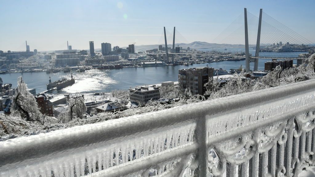 Un hombre muere congelado en plena calle en Rusia Un hombre muere congelado en plena calle en Rusia