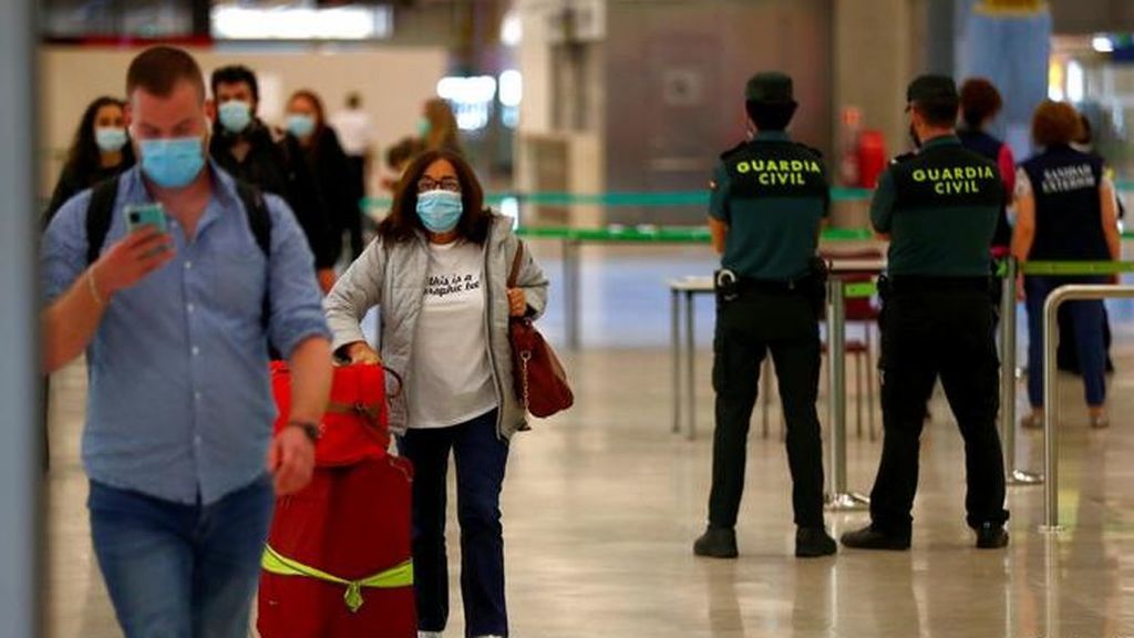España exige PCR negativa a los pasajeros que lleguen por avión o barco