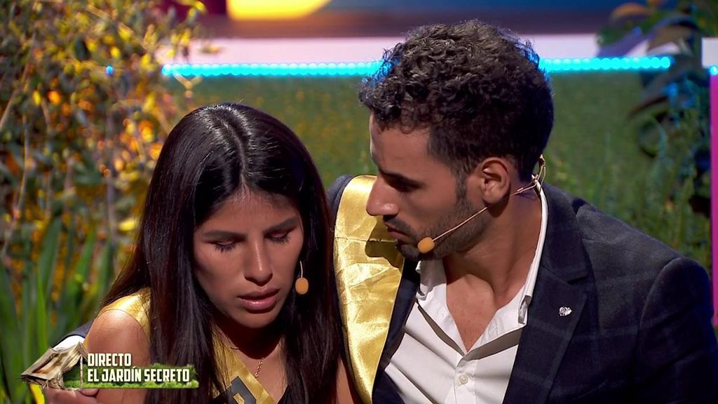 La conversación de Isa y Asraf pensando que no están en directo