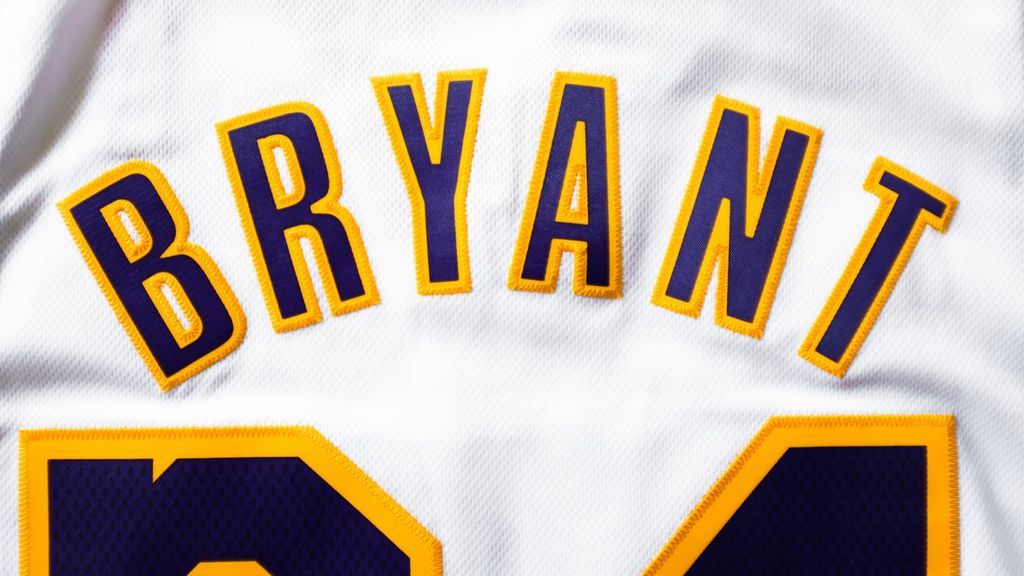 Kobe Bryant sigue vivo en la música. Bad Bunny, Jhay Cortez y otros artistas latinos que idolatran a la Mamba Negra
