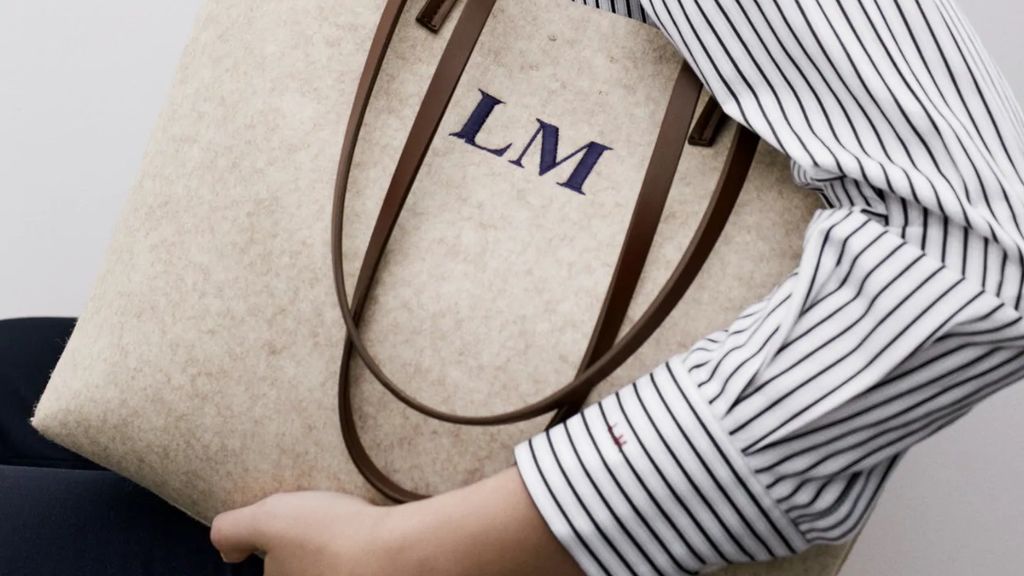 Zara ofrece ahora la opción de personalizar tu bolso.