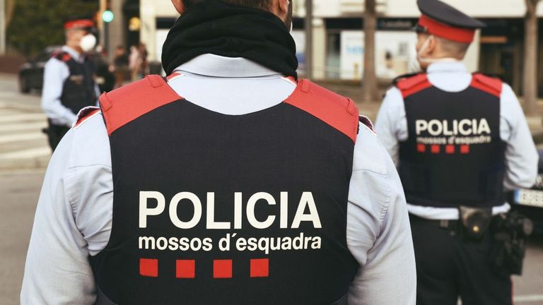 Desarticulado en Barcelona un grupo criminal que robaba coches estacionados en centros comerciales Desarticulado en Barcelona un grupo criminal que robaba coches estacionados en centros comerciales