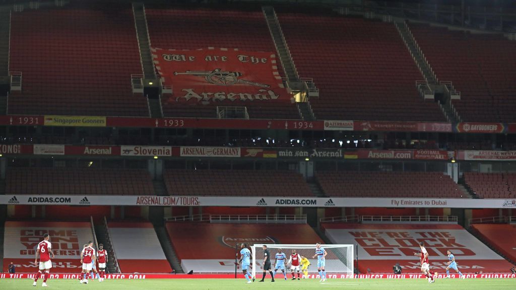 La grada del estadio del Arsenal vacía por el coronavirus.