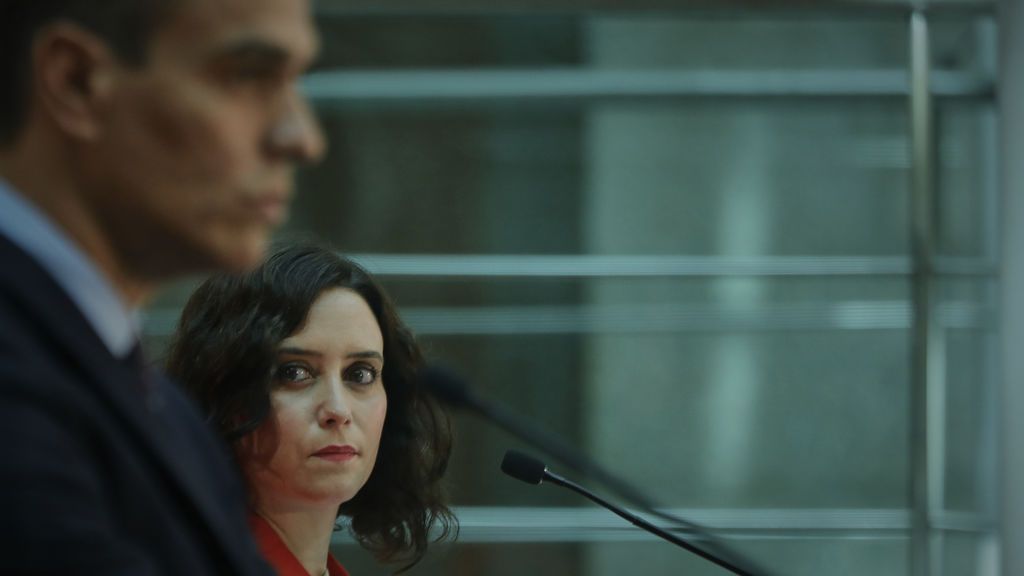 Ayuso declarará la 'guerra' al Gobierno tras pactar con ERC acabar con el 'paraíso fiscal' de Madrid Ayuso declarará la 'guerra' al Gobierno tras pactar con ERC acabar con el 'paraíso fiscal' de Madrid
