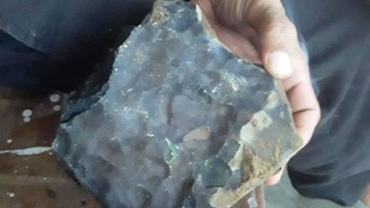 Un destrozo afortunado: un meteorito atraviesa su techo y resulta tener un valor de 14.000 dólares
