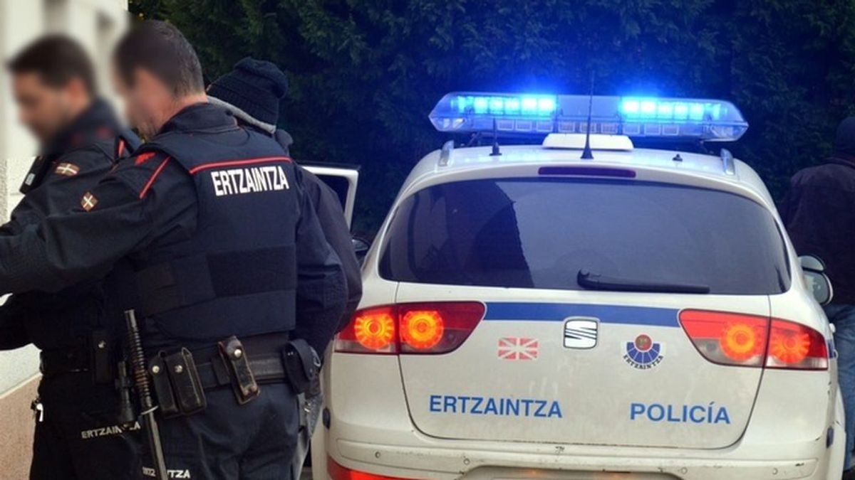Una mujer, en estado grave tras ser acuchillada por su pareja en San Sebastián Una mujer, en estado grave tras ser acuchillada por su pareja en San Sebastián
