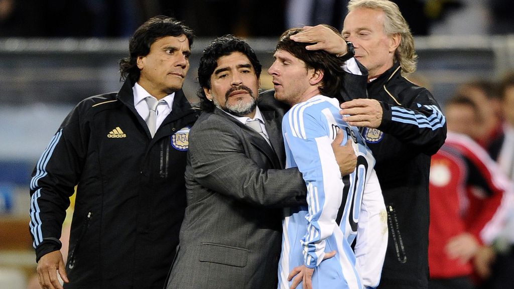 La vida de una leyenda en imágenes: eterno Maradona