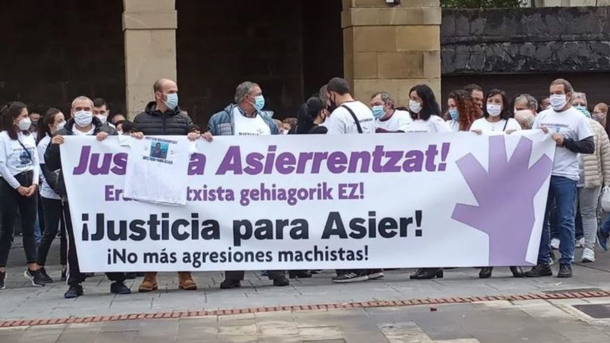 Pueblo de Urnieta (Gipuzkoa) pide que Asier Niebla sea considerado víctima de género Pueblo de Urnieta (Gipuzkoa) pide que Asier Niebla sea considerado víctima de género