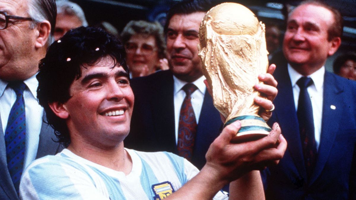 Maradona: los equipos en los que jugó y a los que entrenó Maradona: los equipos en los que jugó y a los que entrenó