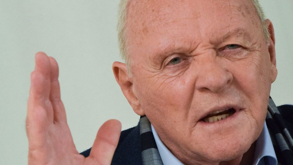 Anthony Hopkins asusta más que Hannibal Lecter con su vídeo tras "253 días en cuarentena" Anthony Hopkins asusta más que Hannibal Lecter con su vídeo tras "253 días en cuarentena"