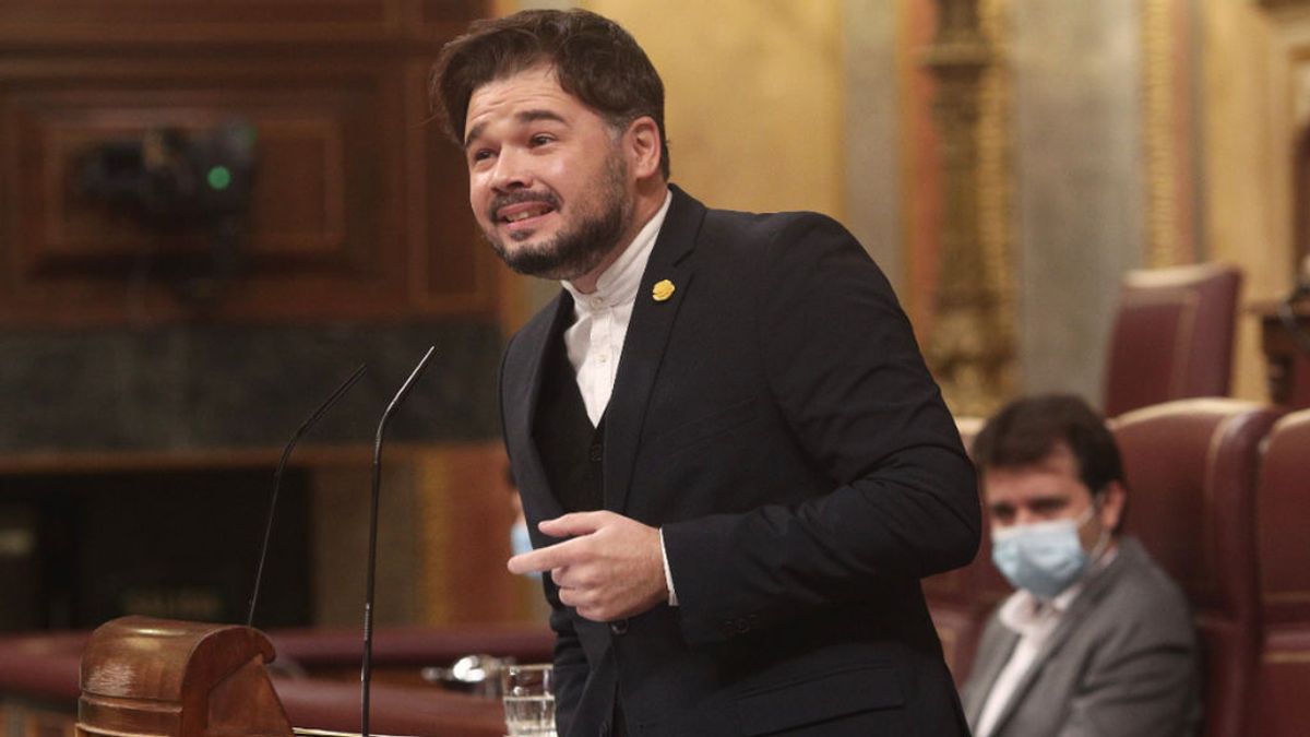 Más dardos en la guerra Figo-Rufián con Pitingo de por medio: "Aquí el Ministerio de Cultura y Deporte de Vox" Más dardos en la guerra Figo-Rufián con Pitingo de por medio: "Aquí el Ministerio de Cultura y Deporte de Vox"