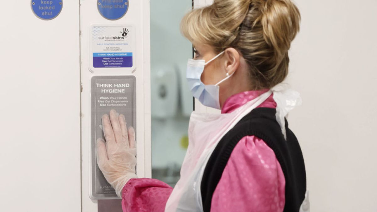 Cómo se las arregla el coronavirus para sobrevivir durante horas en superficies Cómo se las arregla el coronavirus para sobrevivir durante horas en superficies