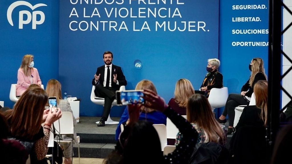 Pablo Casado pide "consenso" sobre las cenas de Navidad