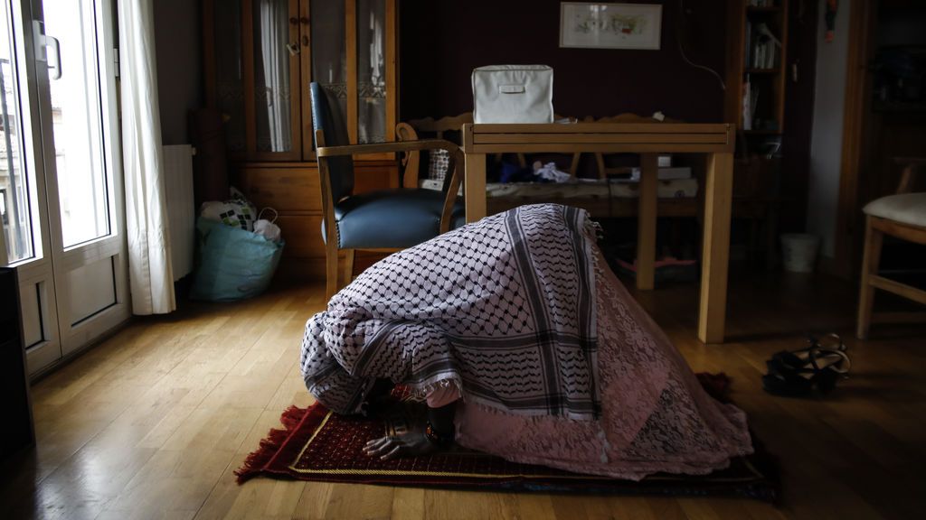 Imanes piden a los musulmanes españoles que acepten la vacuna: “Aunque no sea halal, no violamos los preceptos del islam” Imanes piden a los musulmanes españoles que acepten la vacuna: “Aunque no sea halal, no violamos los preceptos del islam”