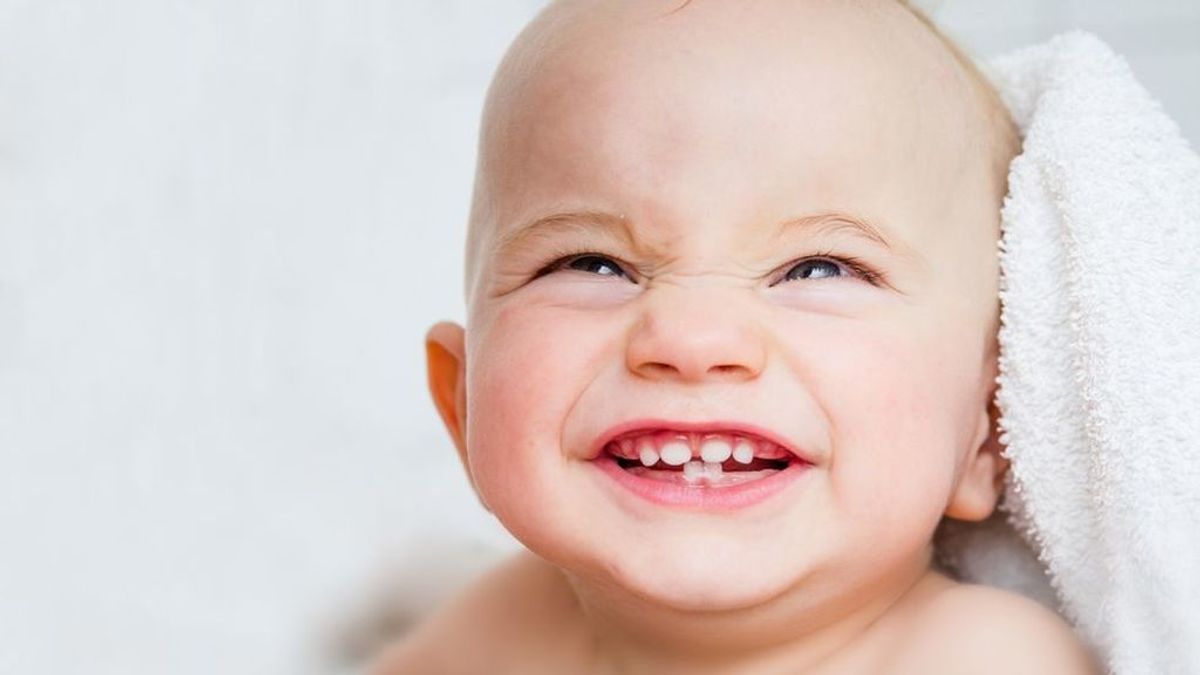 La dentición, una etapa complicada para bebés y padres: ¿a qué edad salen los dientes definitivos y las muelas?