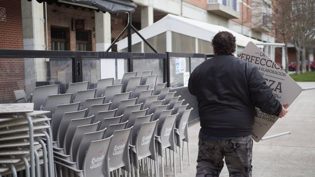 Unos 730.000 trabajadores siguen en ERTE pero la hostelería suma cerca de 100.000 más desde septiembre Unos 730.000 trabajadores siguen en ERTE pero la hostelería suma cerca de 100.000 más desde septiembre