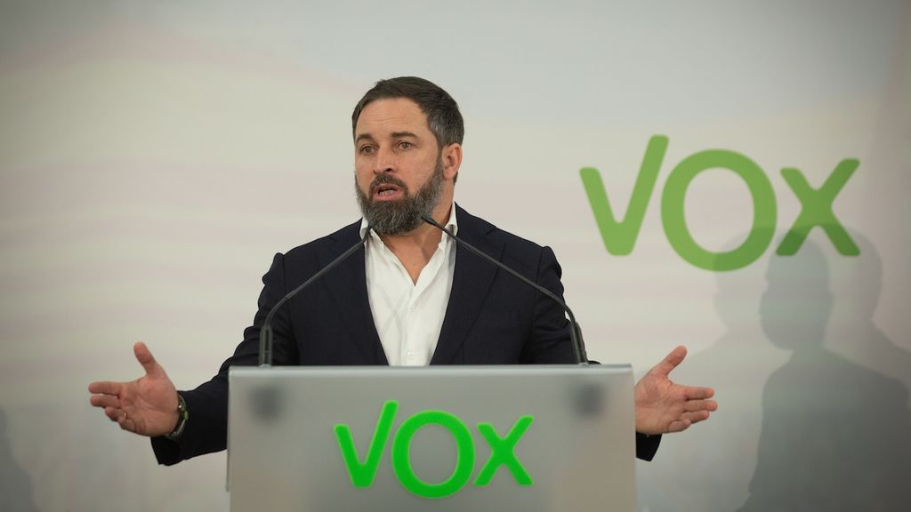 Abascal da por inaugurada la campaña de Garriga para el 14-F con una visita a Barcelona
