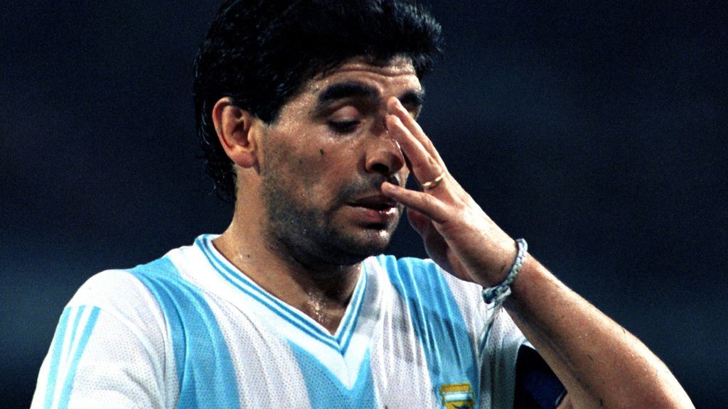 El fútbol  llora la muerte de Maradona.