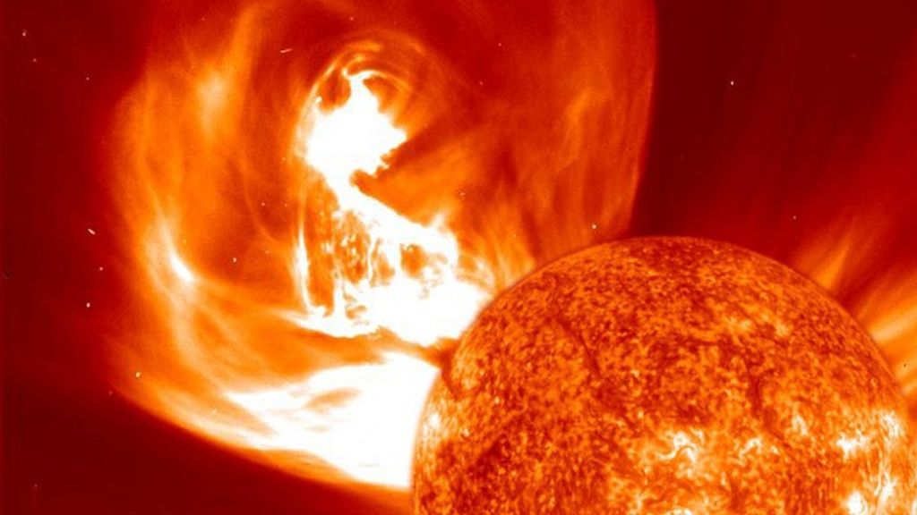 Una mancha solar con una superficie mayor que la Tierra se formará la noche del jueves Una mancha solar con una superficie mayor que la Tierra se formará la noche del jueves