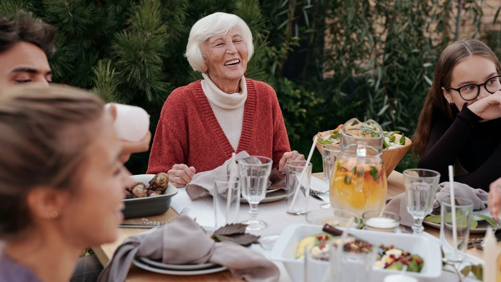 Presidente de salud pública de París: “Esta Navidad no debes comer con el abuelo y la abuela”