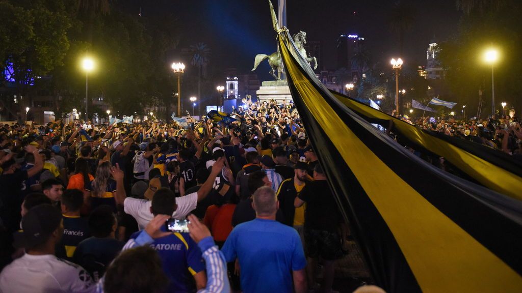El féretro de Maradona llega a la Casa Rosada para su último adiós
