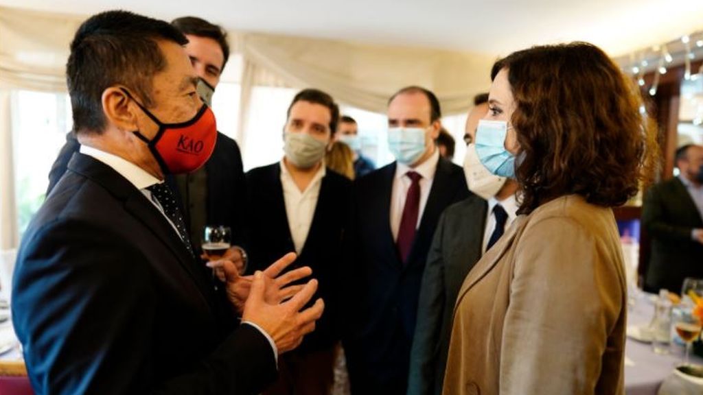 Ayuso se marcha a Barcelona en plena guerra fiscal para enmendarle la plana a la Generalitat Ayuso se marcha a Barcelona en plena guerra fiscal para enmendarle la plana a la Generalitat