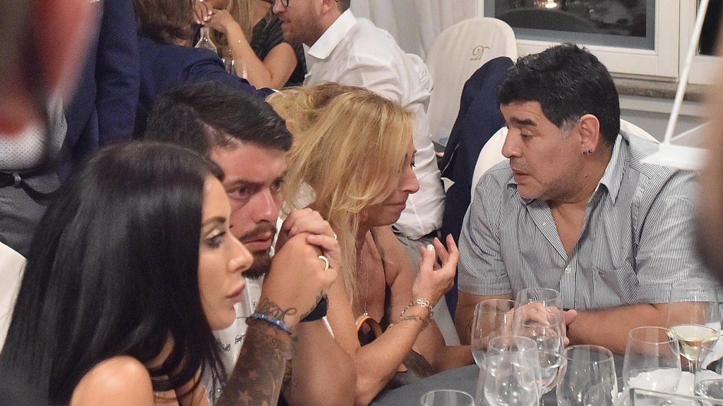 Maradona junto con Cristina Sinagra, madre de Diego Jr.