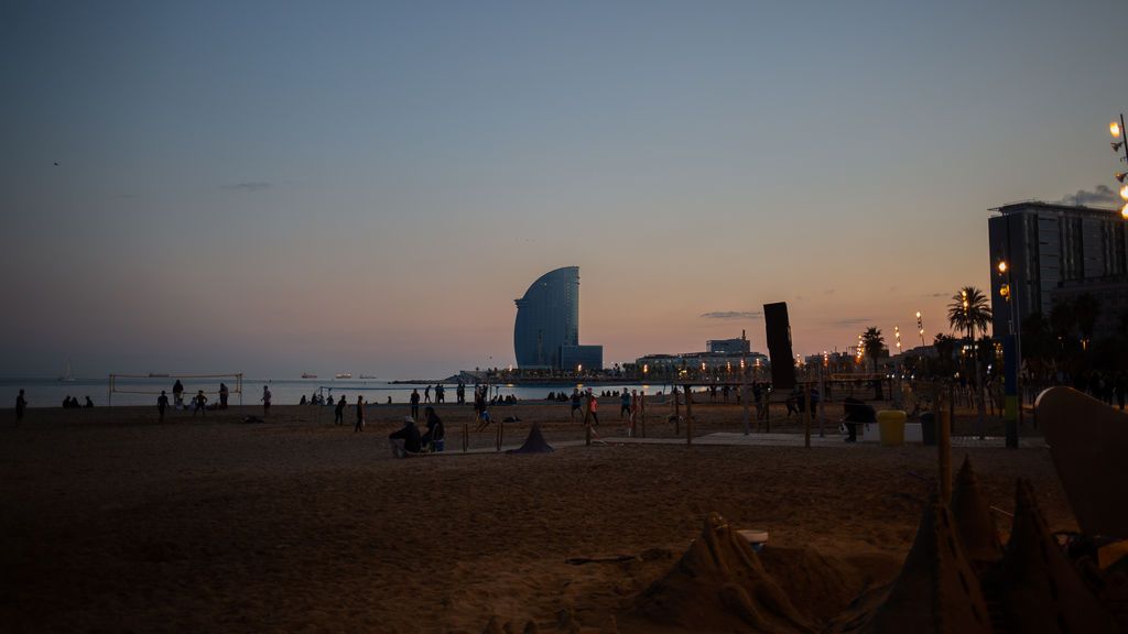 Cataluña mejora todos los indicadores de la covid-19: suma 1.469 nuevos contagios y 3 muertes en 24 horas Cataluña mejora todos los indicadores de la covid-19: suma 1.469 nuevos contagios y 3 muertes en 24 horas