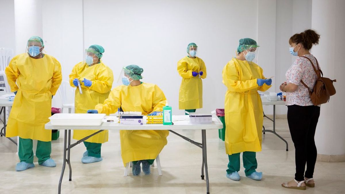 España registra una bajada a 294 muertos y 10.853 contagios de coronavirus España registra una bajada a 294 muertos y 10.853 contagios de coronavirus