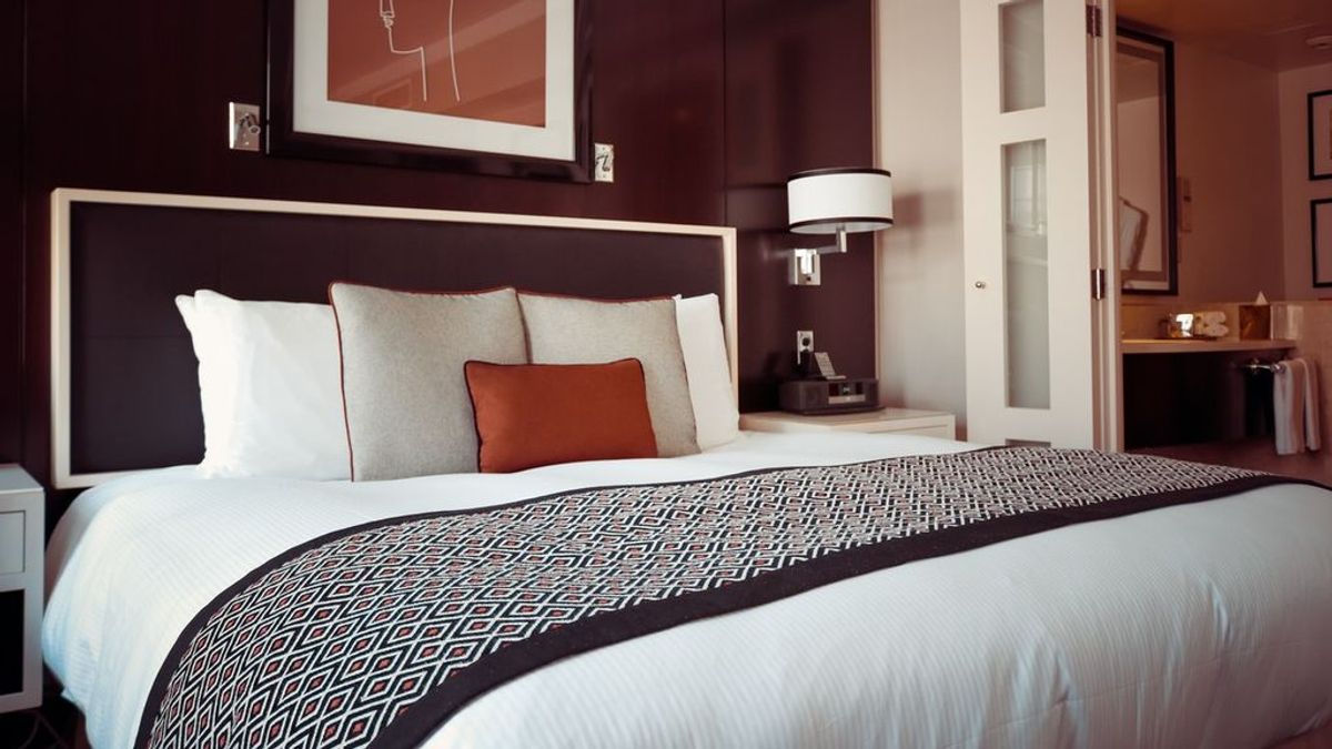 Hacer la cama como en los hoteles de lujo: paso a paso para la cama ideal en casa