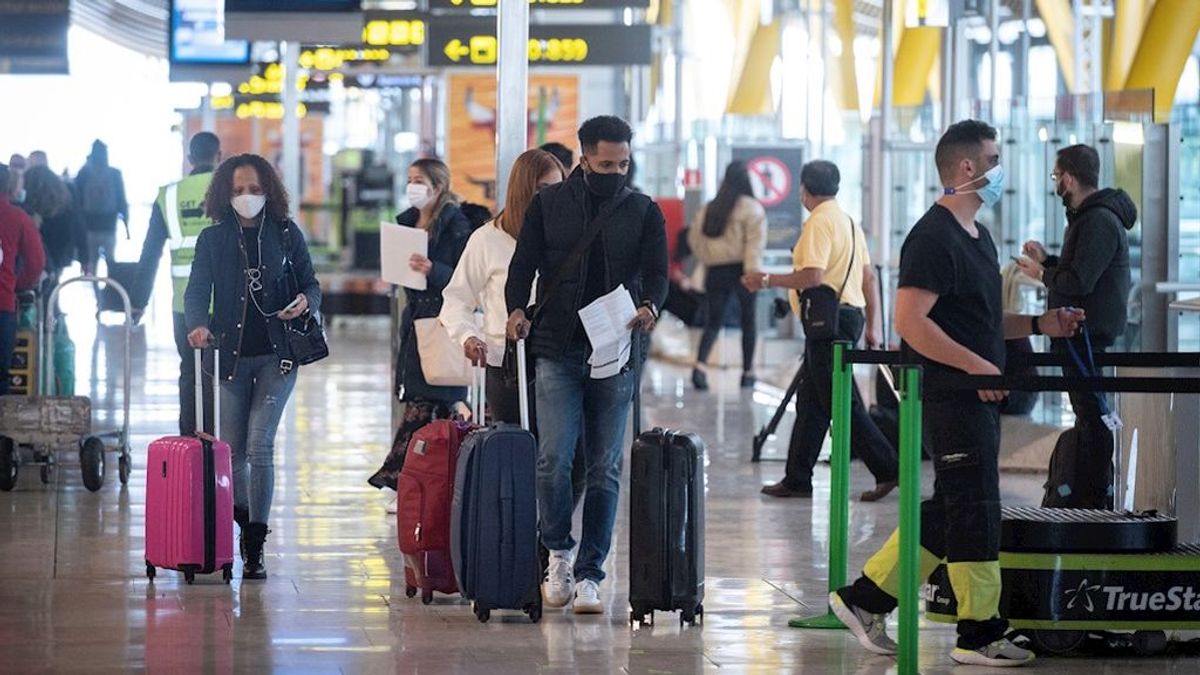 El Gobierno prorroga hasta el 31 de diciembre el cierre de fronteras para entrar en España El Gobierno prorroga hasta el 31 de diciembre el cierre de fronteras para entrar en España
