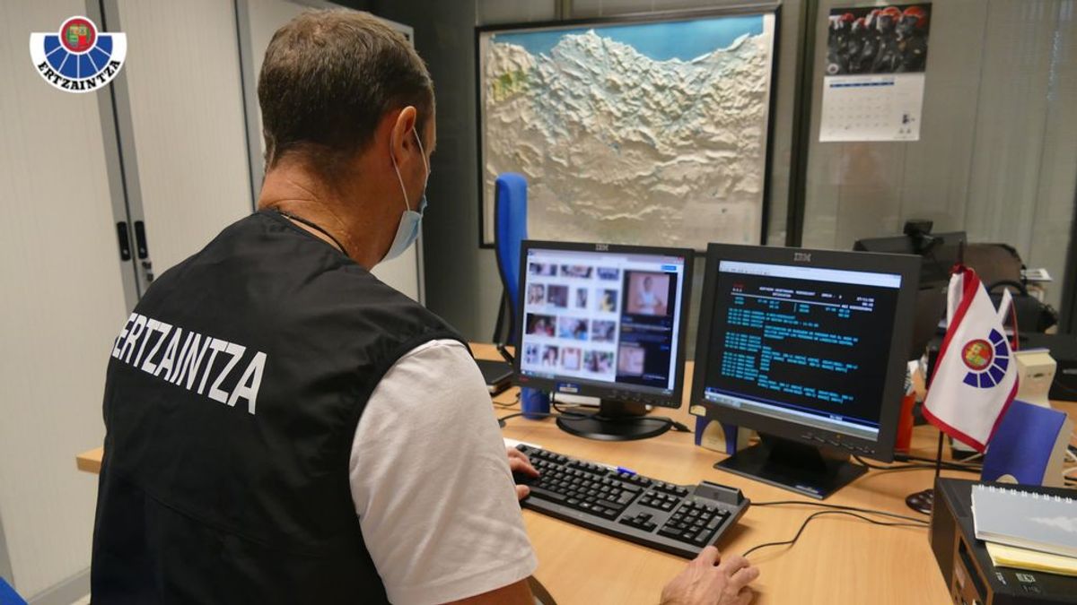 Identificados tres hombres que captaban mujeres menores de edad para realizar pornografía online Identificados tres hombres que captaban mujeres menores de edad para realizar pornografía online